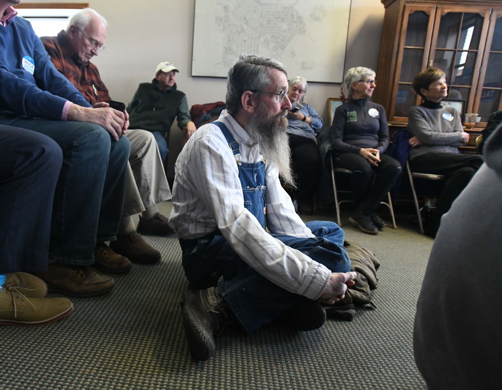 Hickenlooper Stumps in Iowa